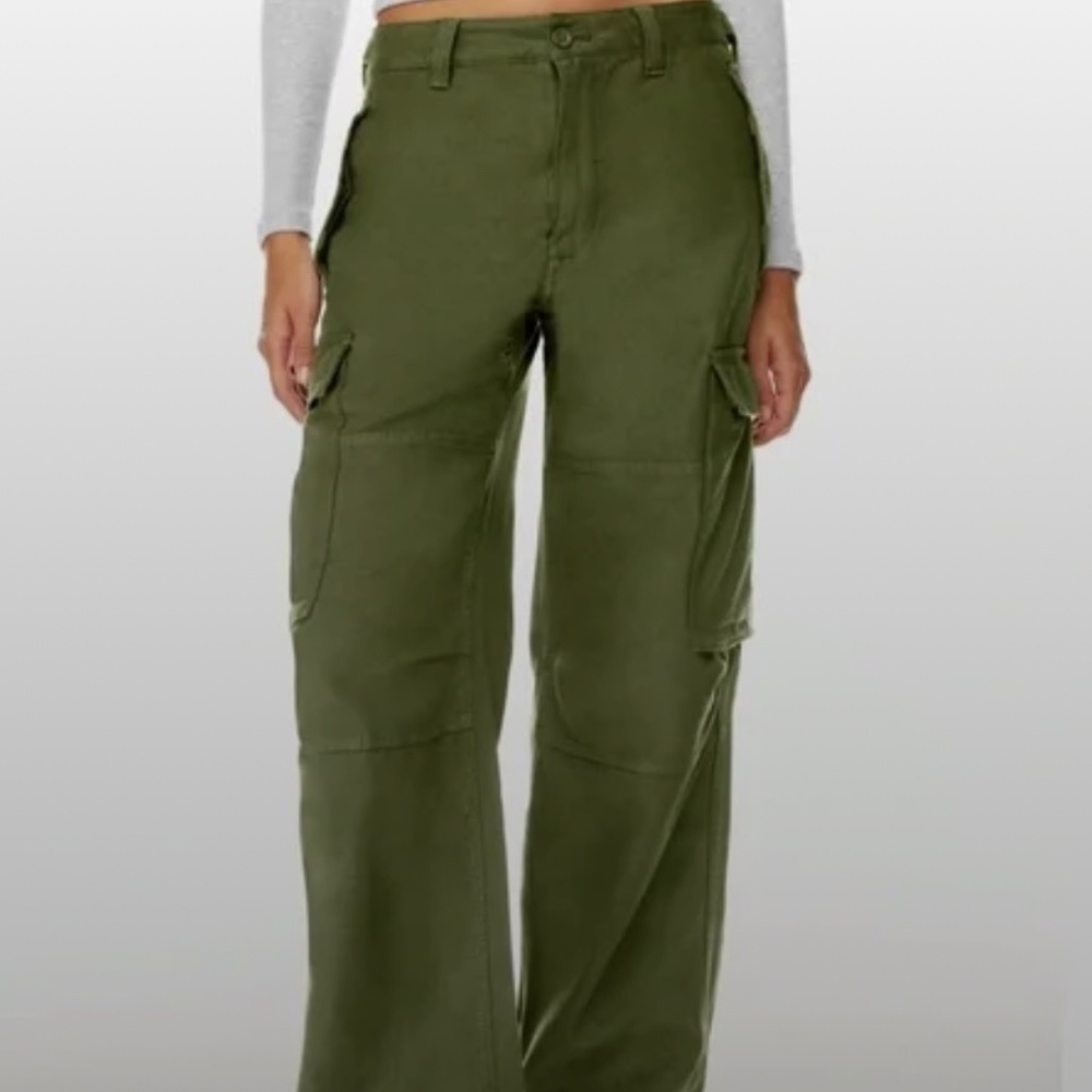 Aritzia Green Cargo Pants